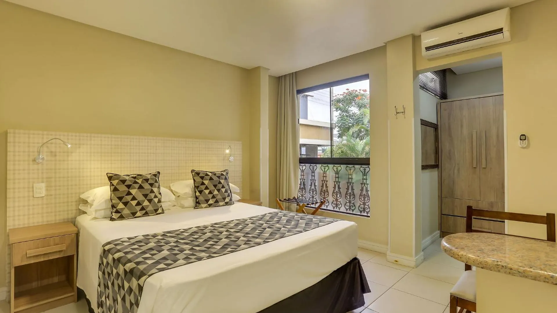 Flat Pietra Aparthotel Florianópolis